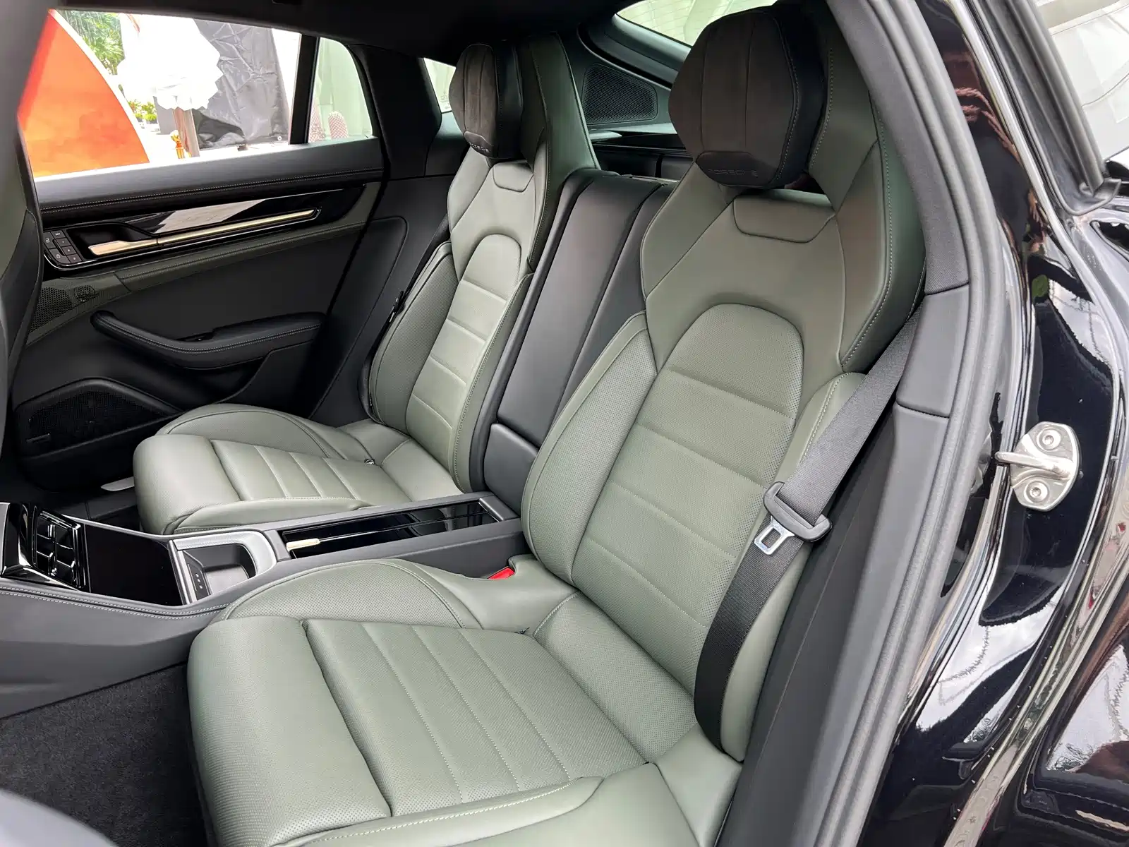 صورة 16 - Porsche Panamera
