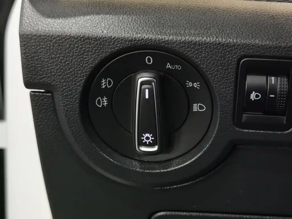 Volkswagen Tanying 2021 1.5L Automatic Smart Connect Edition фото 21