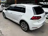 صورة 9 - Volkswagen Golf
