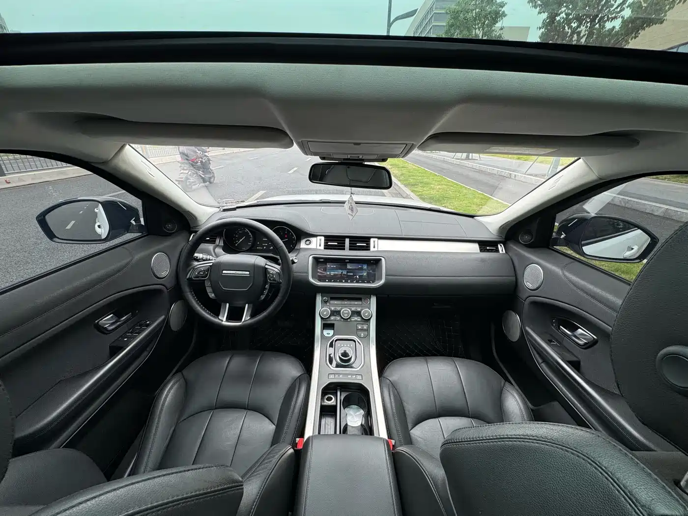Land Rover Range Rover Evoque 2018 240PS SE Smart Edition фото 6