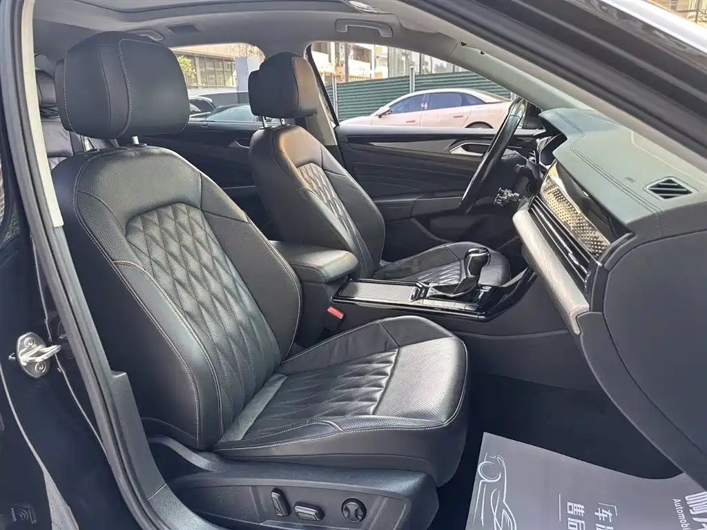 VOLKSWAGEN PASSAT NEW ENERGY