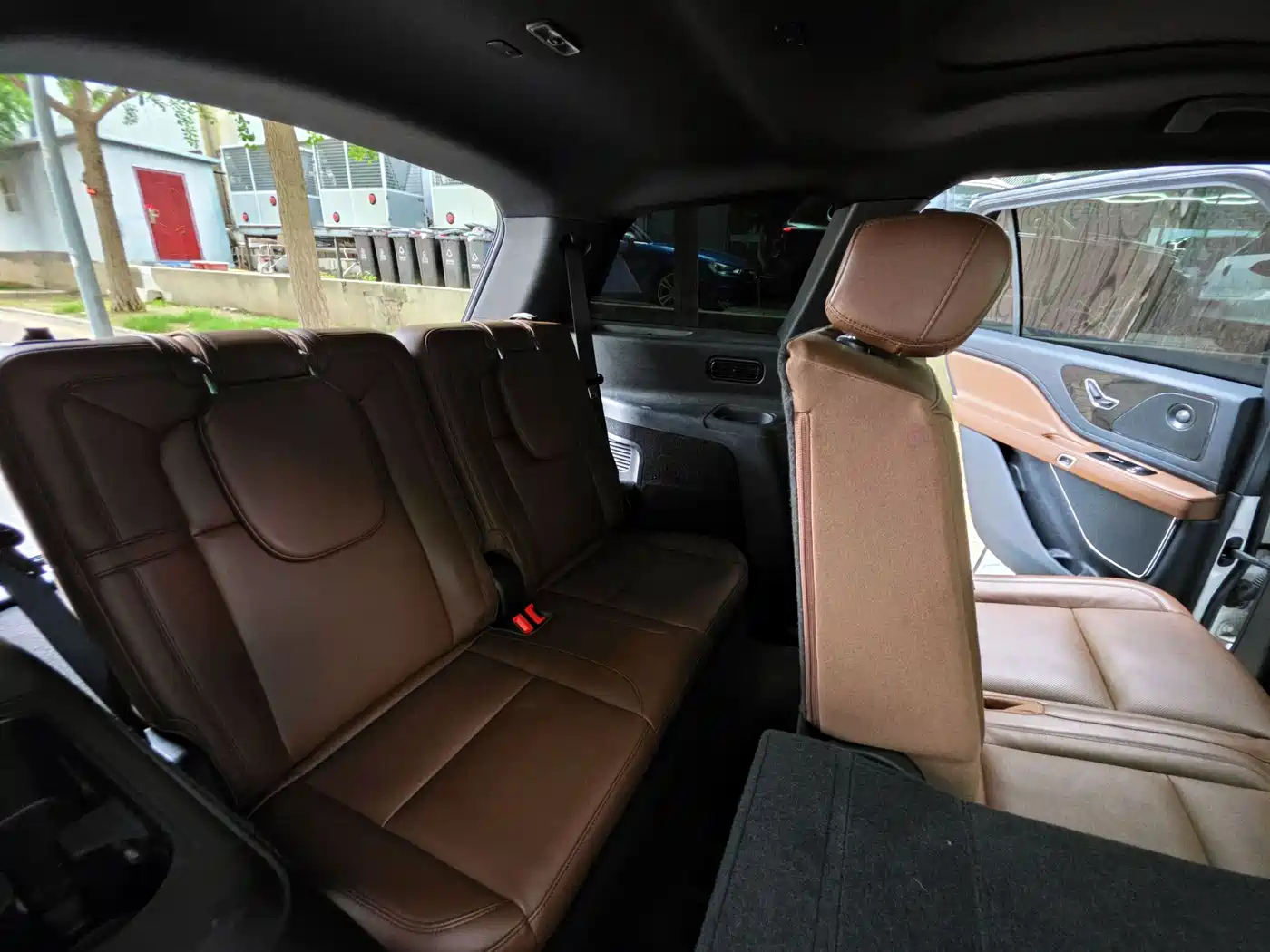 صورة 10 - Lincoln Aviator