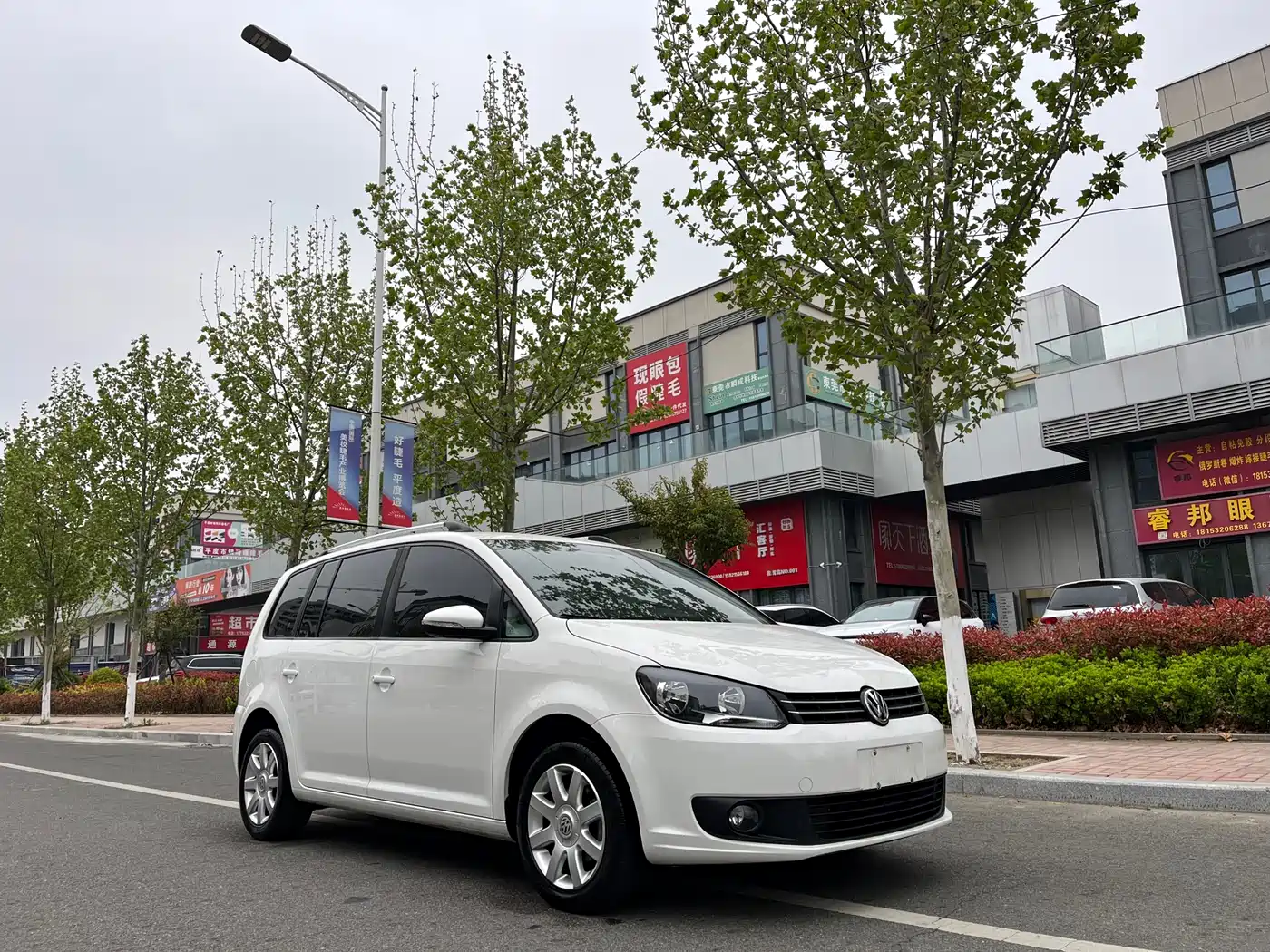 صورة 2 - Volkswagen Touran
