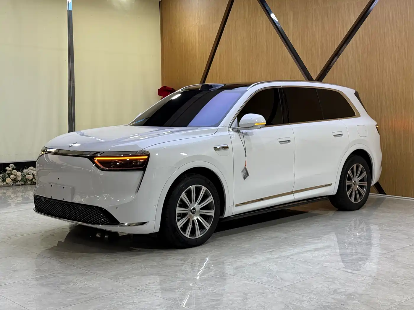 AITO Wenjie AITO M8 2025 Extended Range Ultra 53.4kWh 6-Seater