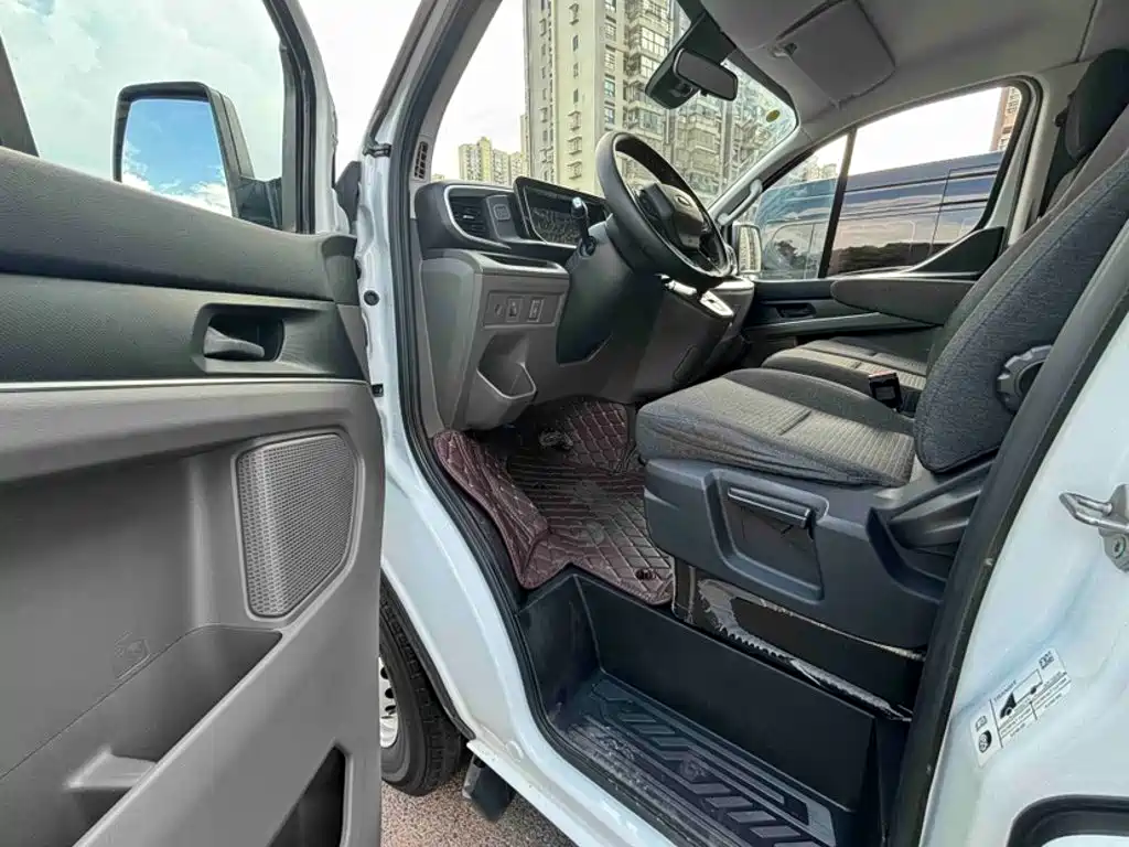 Ford Transit 2023 2023 Model 2.0T Diesel Automatic Multi-purpose Commercial Vehicle Short Wheelbase Low Roof 5/6 Seater