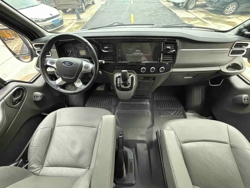 Ford New Generation Transit 2021 2021 2.2T automatic luxury bus Pro long wheelbase with mechanical step 9-seater medium roof China VI