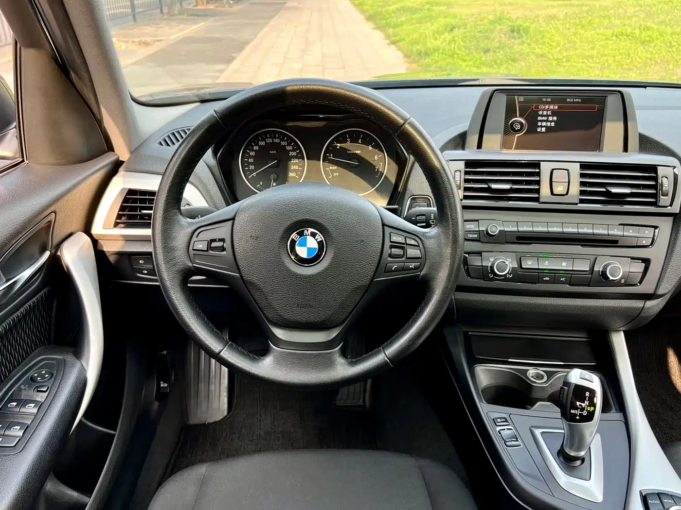 BMW 1 Series (Import) 2013 Facelift 116i Leading Model фото 8