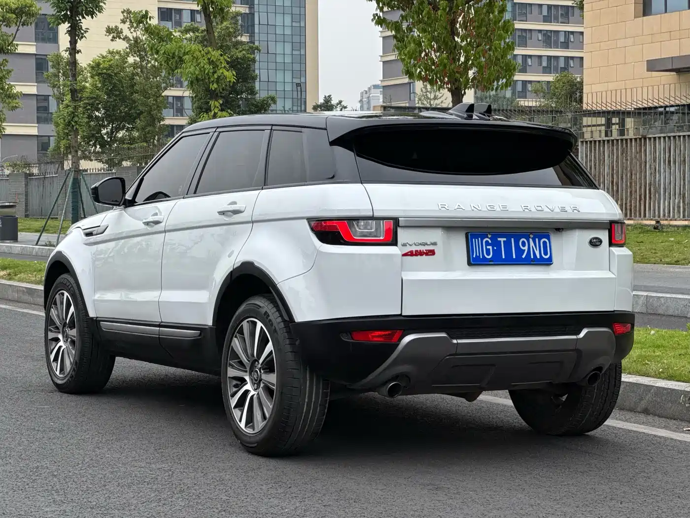 Land Rover Range Rover Evoque 2018 240PS SE Smart Edition фото 14