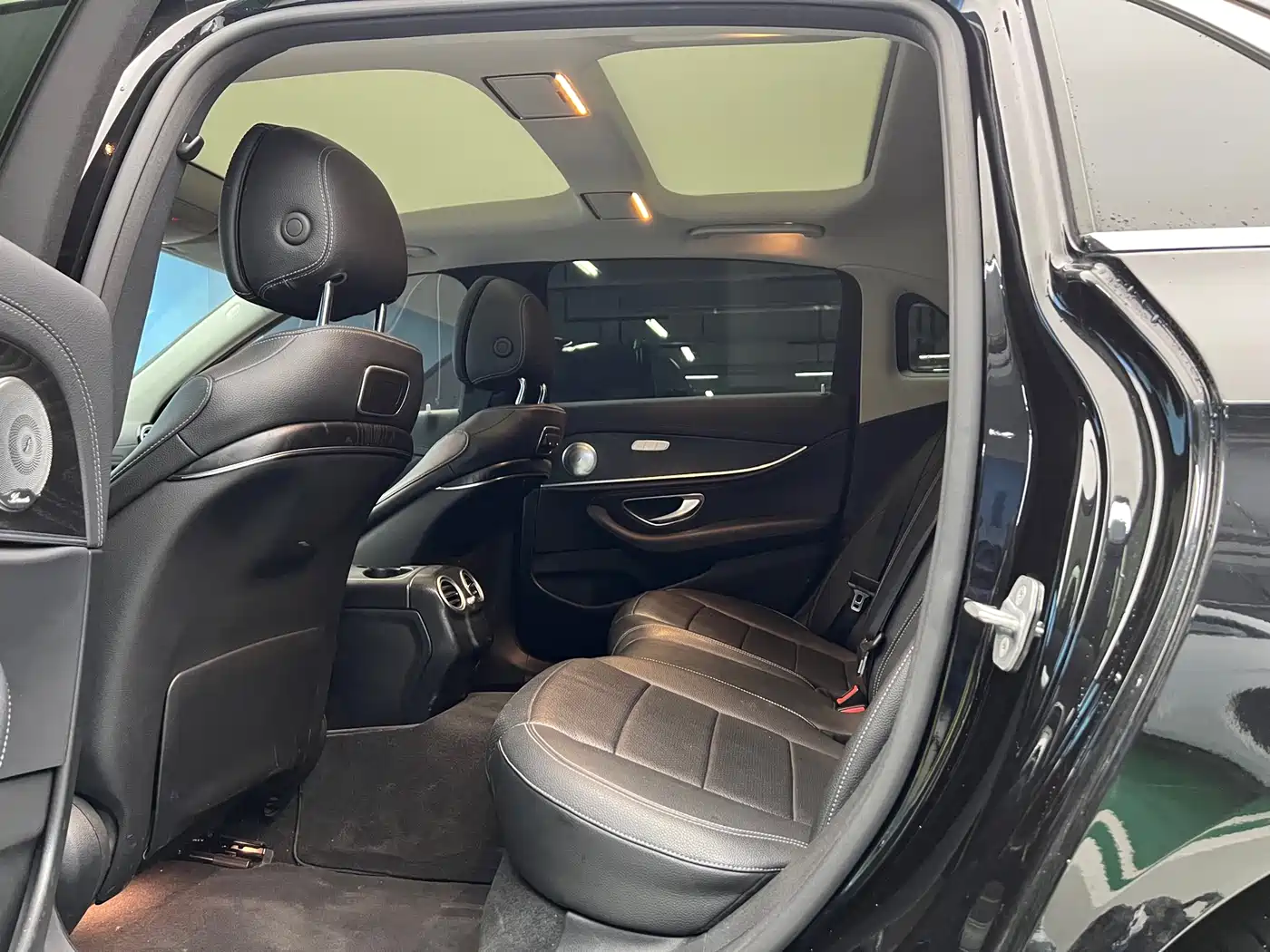 Mercedes-Benz E-Class 2018 E 300 L Sport Fashion фото 12