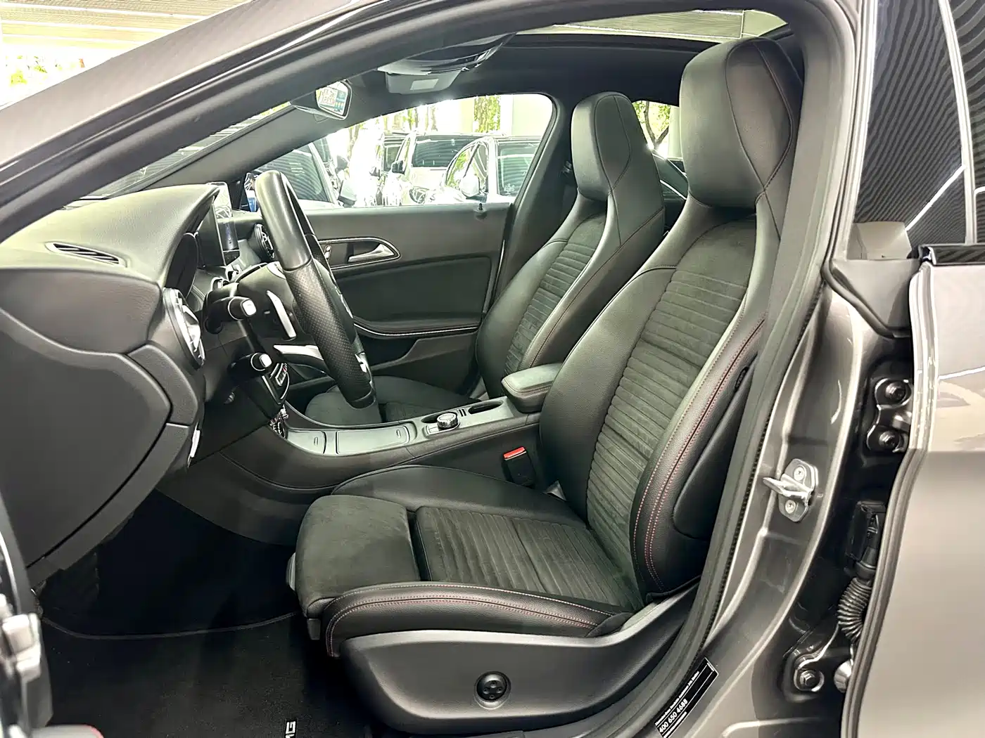 Mercedes-Benz CLA (Import) 2018 CLA 220 4MATIC фото 16