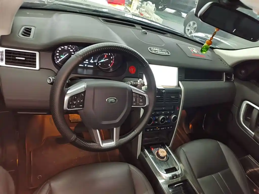 Land Rover Discovery Sport 2018 240PS HSE Edition фото 10