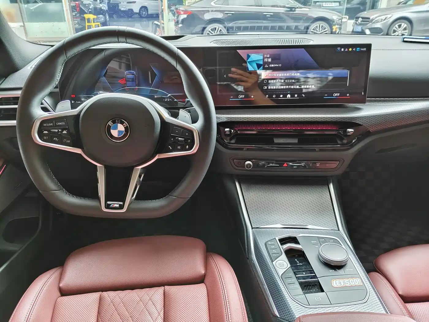 BMW 3 Series 2025 330i M Sport Night Edition фото 4