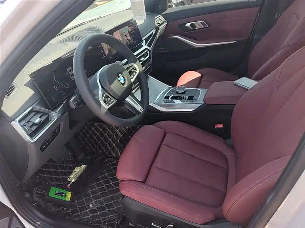 BMW 3 Series 2024 325i M Sport Shadowline Package фото 15