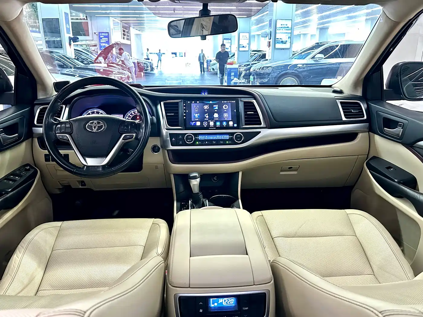 Toyota Highlander 2017 2.0T 4WD Premium 7-Seater фото 16