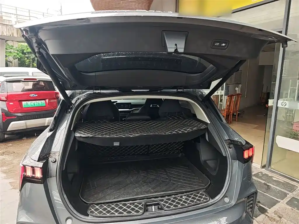 Lynk & Co 06 EM-P 2020 PHEV Plus фото 19