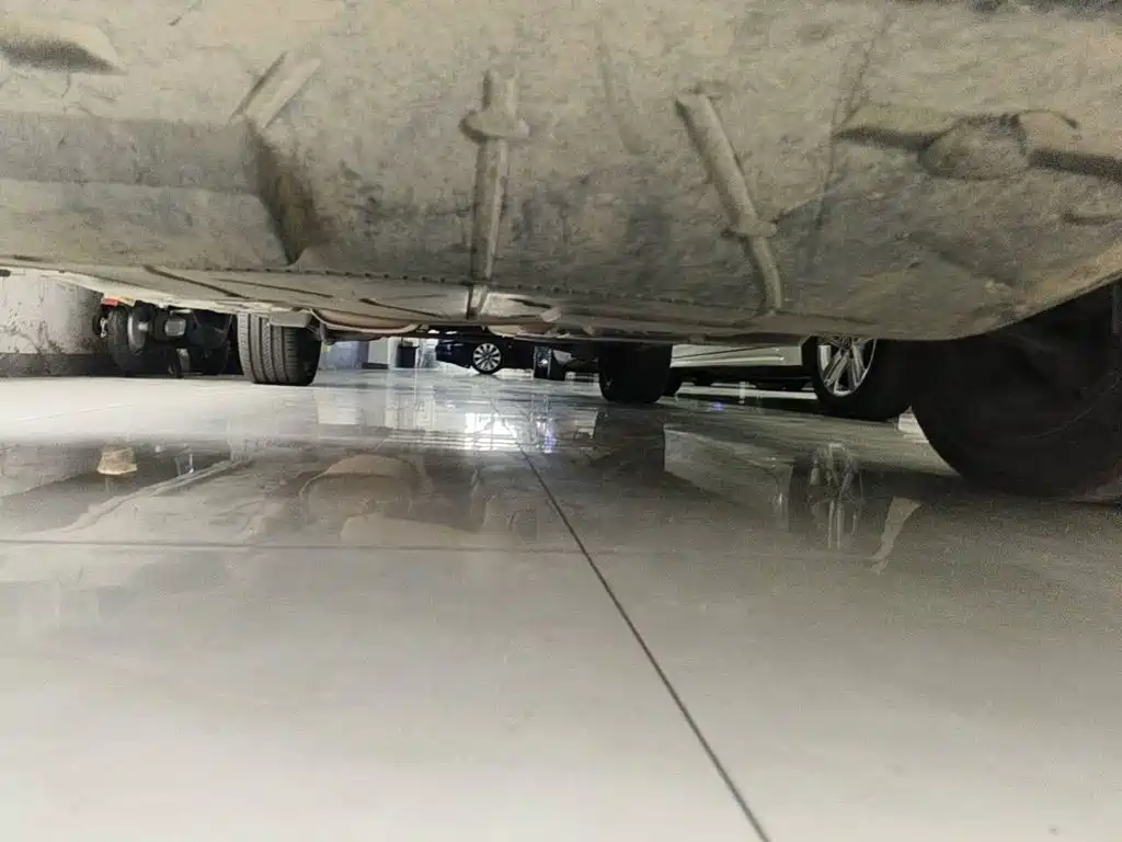 Photo 2 - Volkswagen Multivan