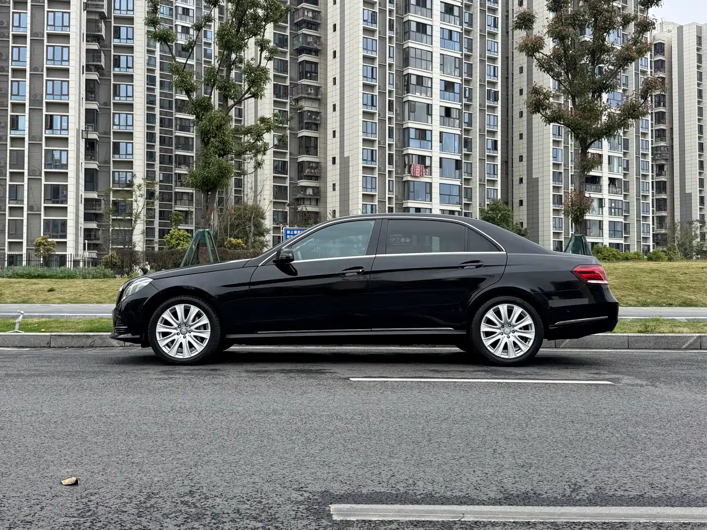 Mercedes-Benz E-Class 2014 E 260 L фото 13