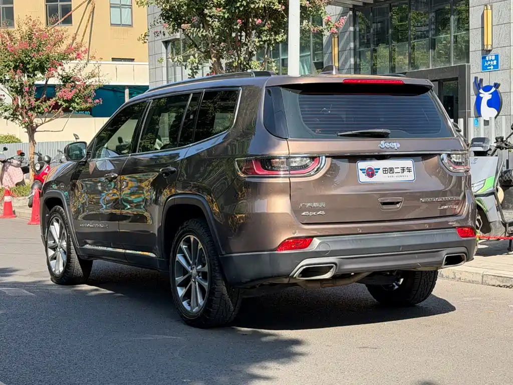 Jeep Grand Commander 2019 2018 2.0T AWD Premium Navigation Edition (China V)