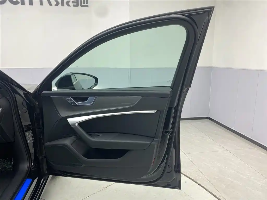 Audi A6L 2025 Model Year Facelift 40 TFSI Luxury Sport фото 26