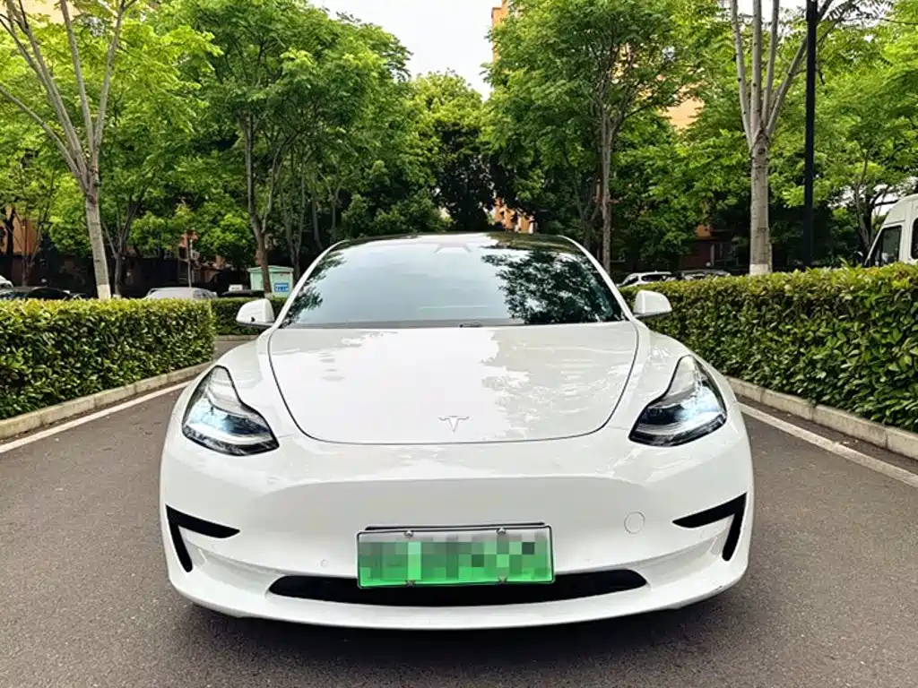Фото 5 - Tesla Model 3