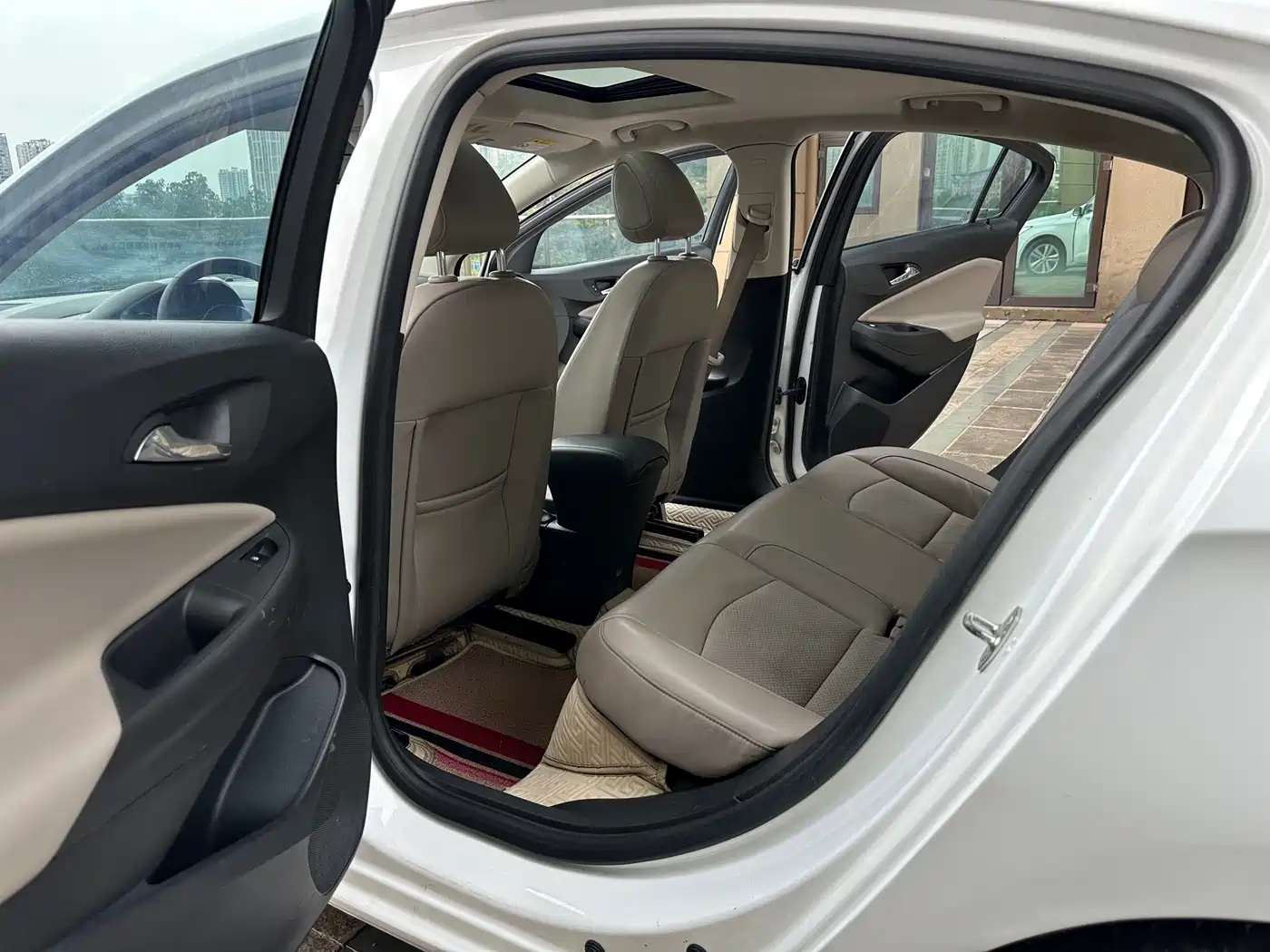 Chevrolet Cruze 2015 1.5L Automatic Luxury Edition фото 10
