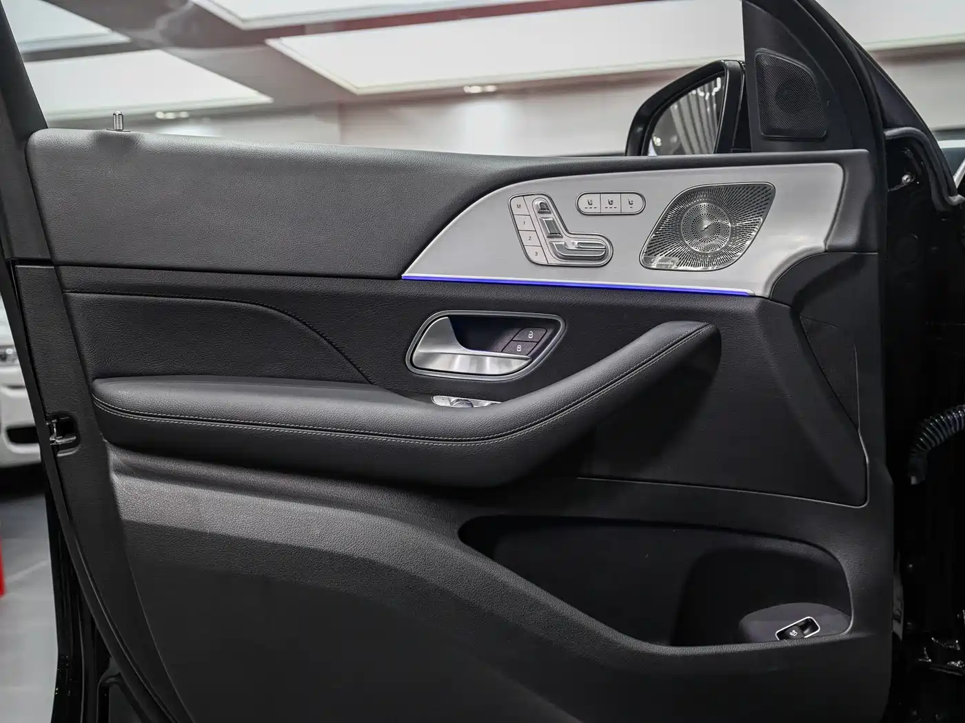 Mercedes-Benz GLE Coupe 2024 GLE 350 4MATIC Coupe SUV Luxury фото 9