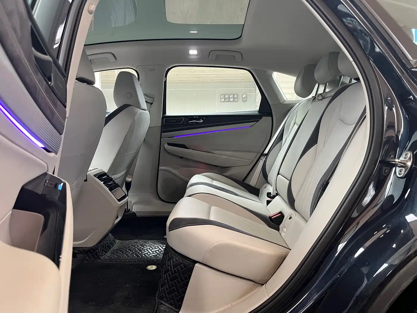 VOLKSWAGEN ID.7 VIZZION