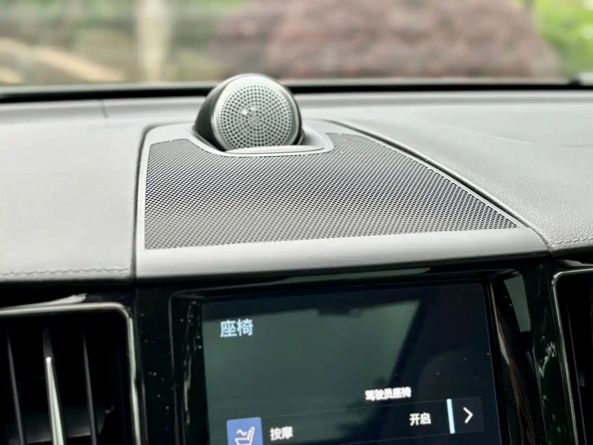 Volvo XC60 Plug-in Hybrid 2019 T8 Twin Engine Excellence Luxury (China VI) фото 27