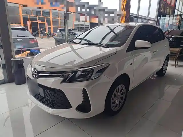 Toyota Vios FS 1.5L CVT, Стремительная