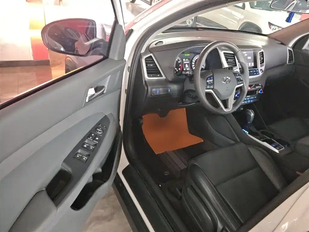 Hyundai Tucson 2015 1.6T Dual Clutch 2WD Smart фото 16