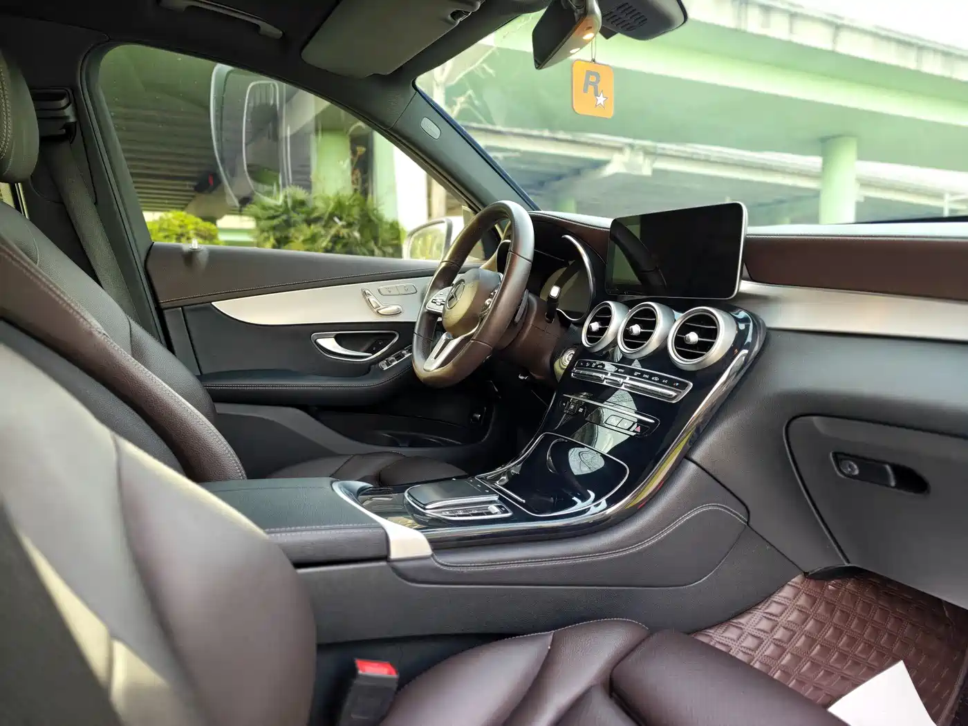 Mercedes-Benz GLC 2021 GLC 260 L 4MATIC Sporty фото 12
