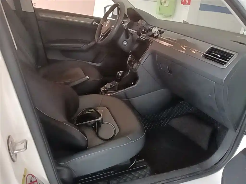 Photo 25 - Volkswagen Santana