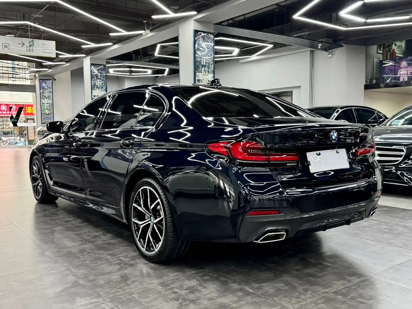 BMW 5 Series 2022 530Li Exclusive M Sport Package фото 23