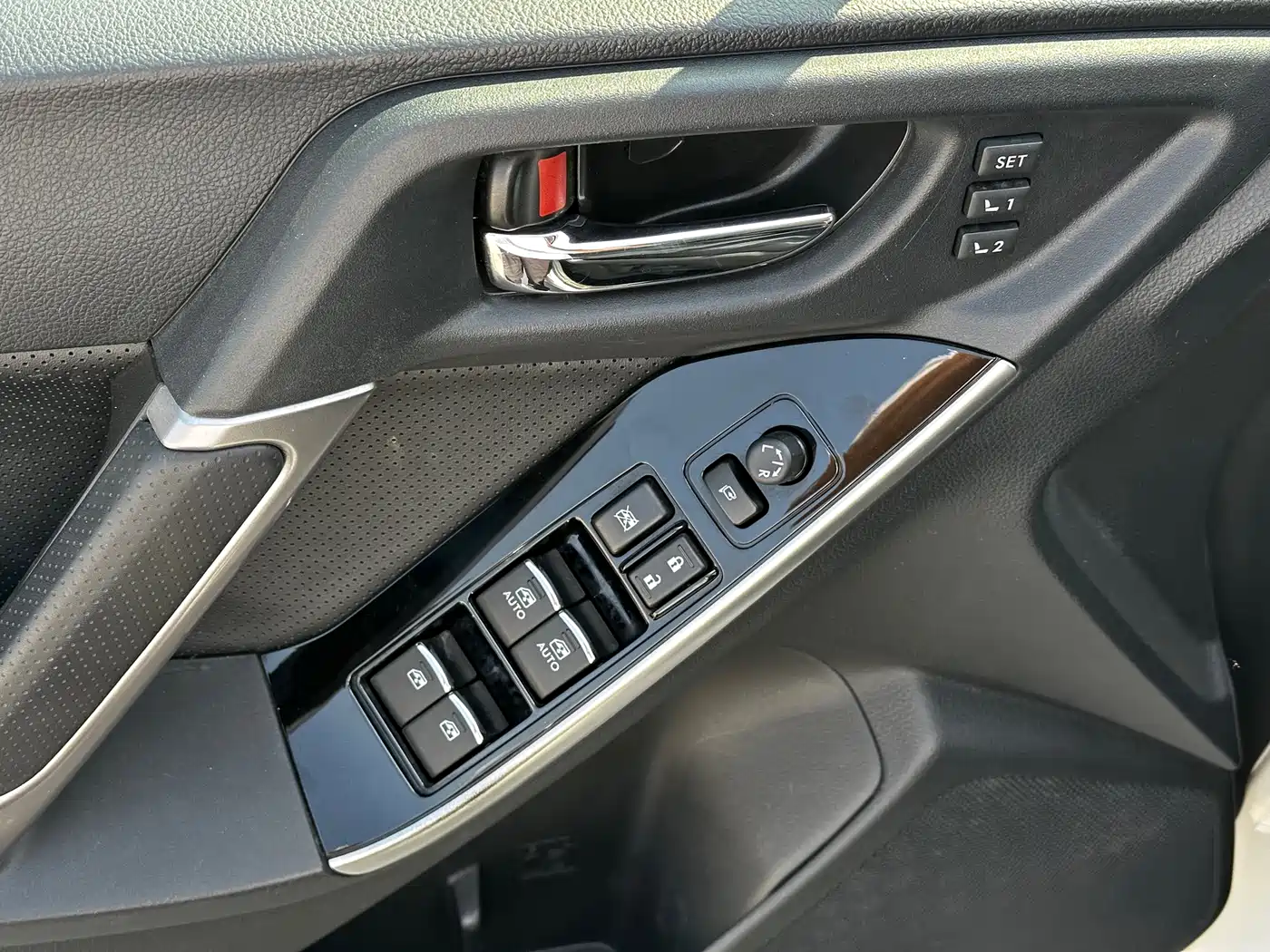 Subaru Forester 2016 2.5i Luxury Navigation Edition фото 7