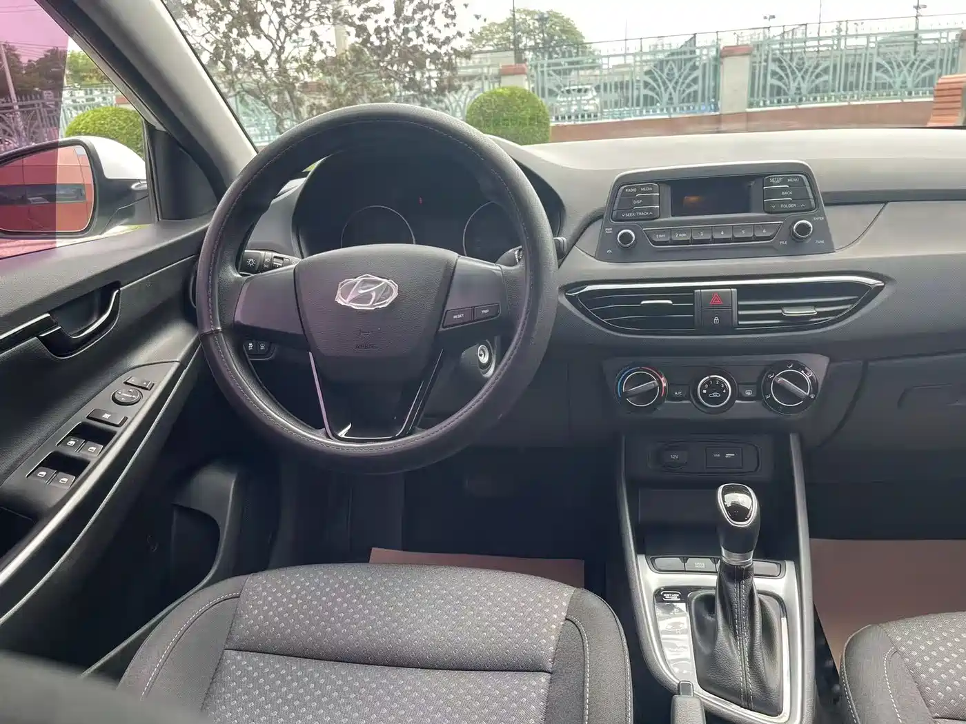Hyundai Elantra 2020 1.6L Auto GL Pleasing Edition фото 17