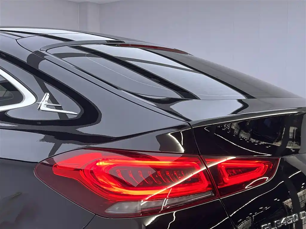 Mercedes-Benz GLE Coupe 2020 GLE 350 4MATIC Coupe SUV Fashion фото 10