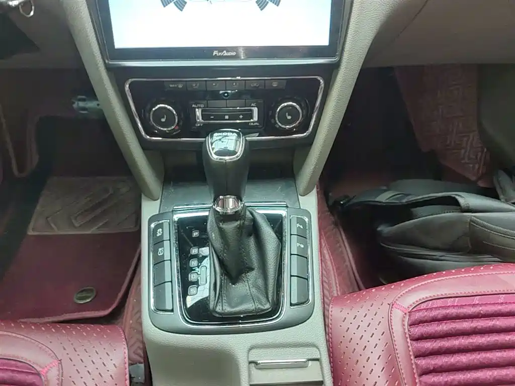 Škoda Superb 2013 1.8TSI Automatic Elegance Edition фото 14