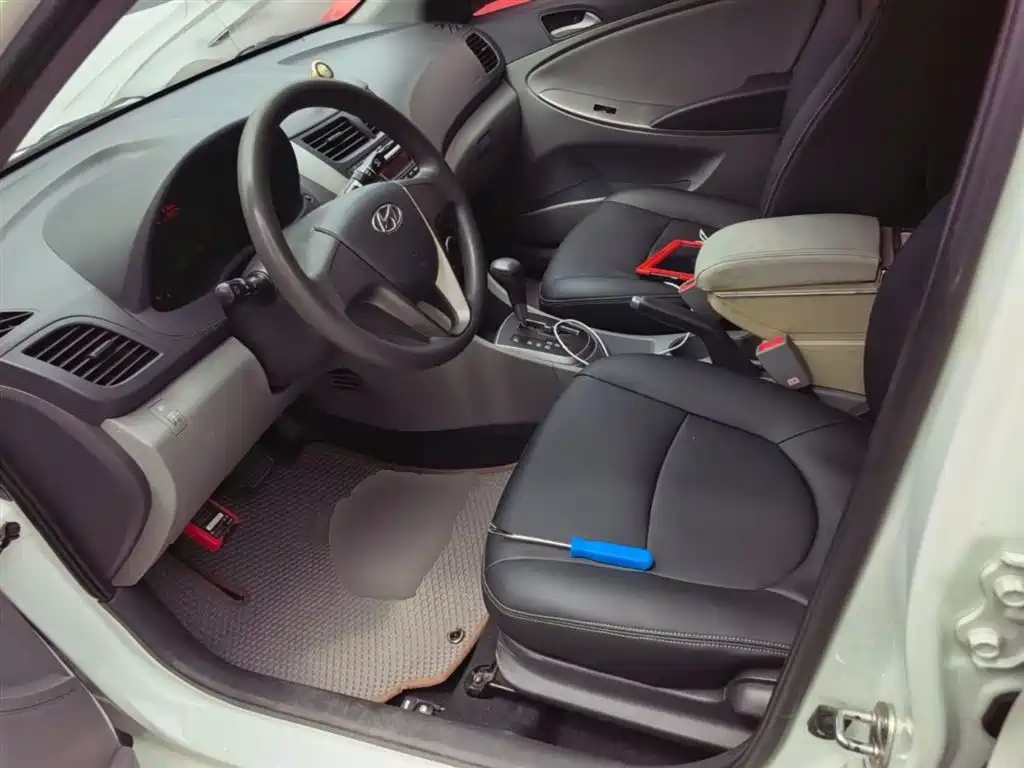 HYUNDAI RENA