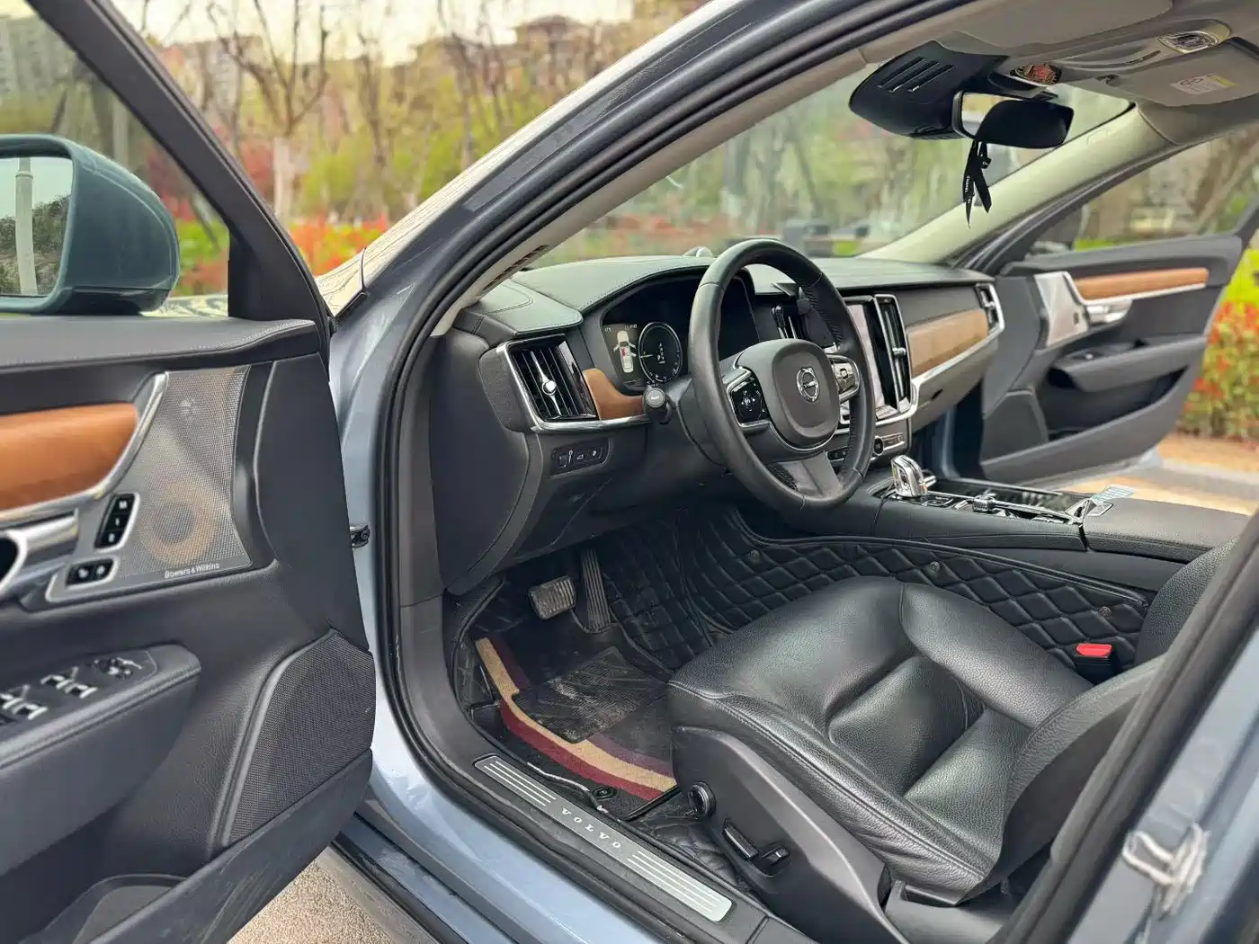 VOLVO S90 PLUG IN HYBRID