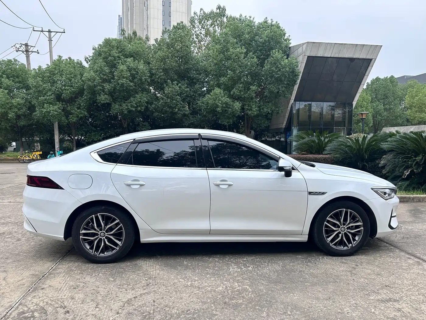 Photo 4 - BYD Qin PLUS