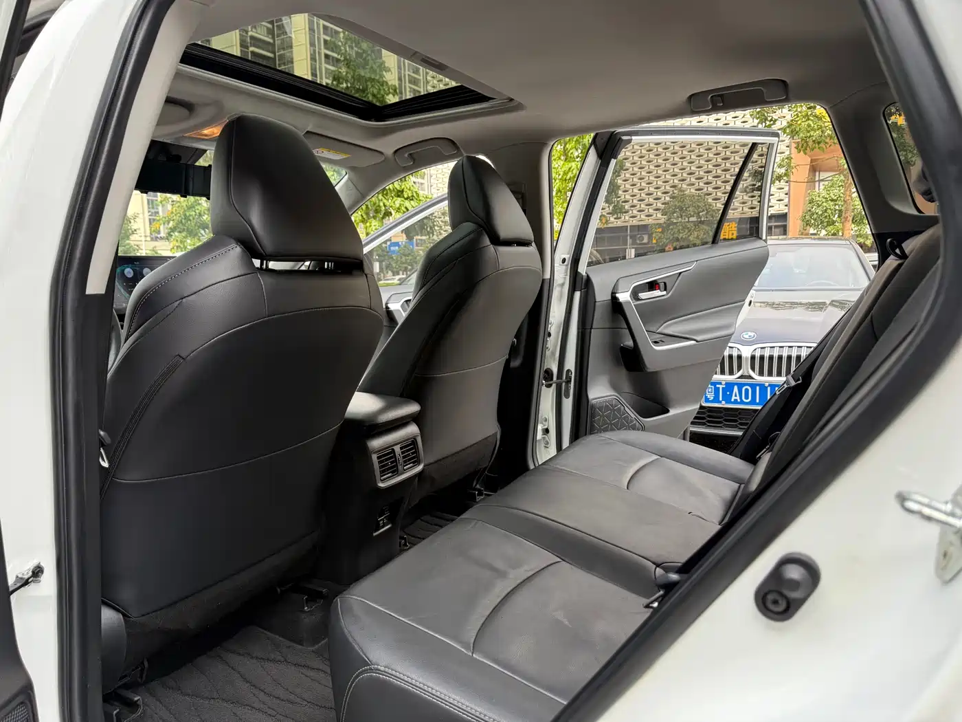 Toyota Wildlander 2021 2.0L CVT 2WD Luxury Edition фото 8