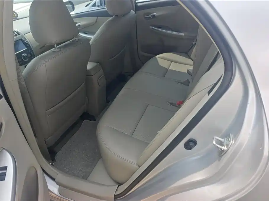Toyota Corolla 2012 Styling Edition 1.8L CVT GL-i фото 11