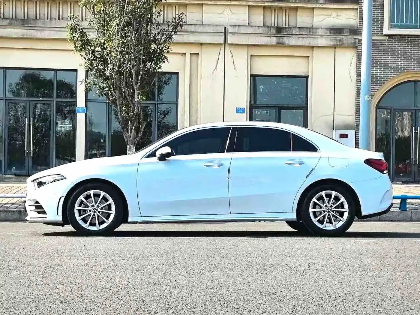 Mercedes-Benz A-Class 2021 A 200 L Sport Sedan Fashion Edition фото 12