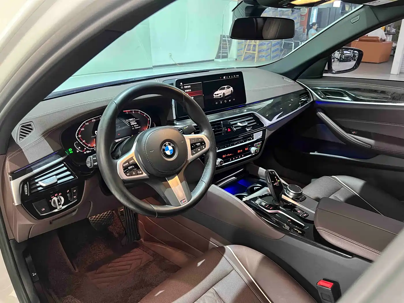 BMW 5 Series 2022 Model Second Facelift 525Li M Sport Package фото 9
