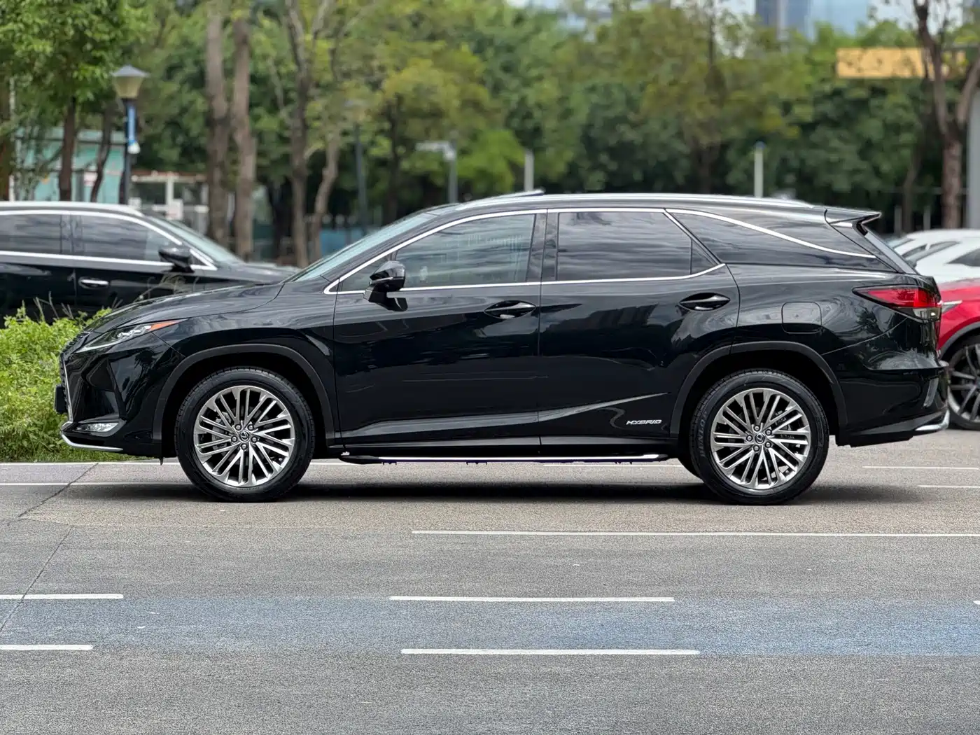 Photo 3 - Lexus RX