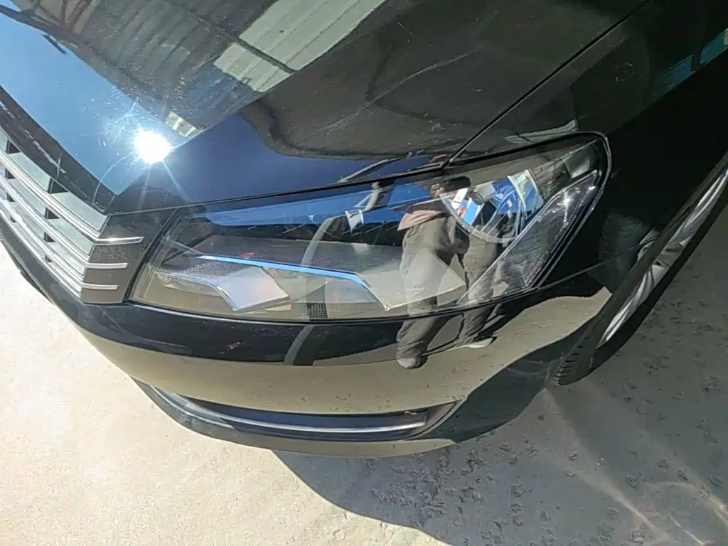 Photo 24 - Volkswagen Passat