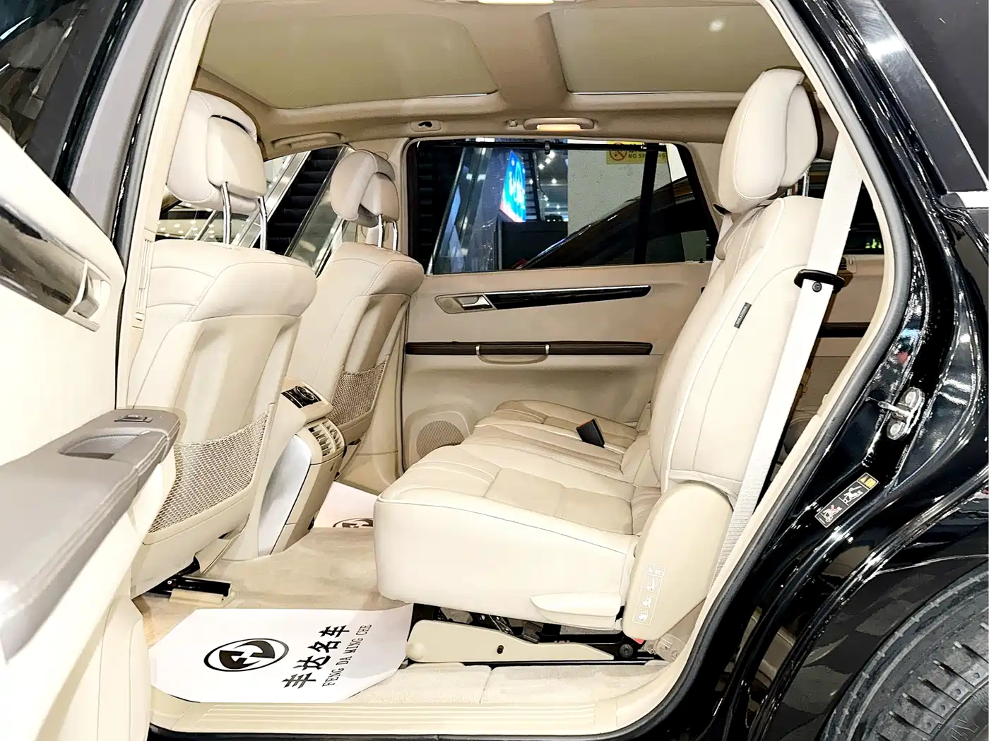 Mercedes-Benz R-Class 2017 R 320 4MATIC Luxury Collector's Edition фото 7