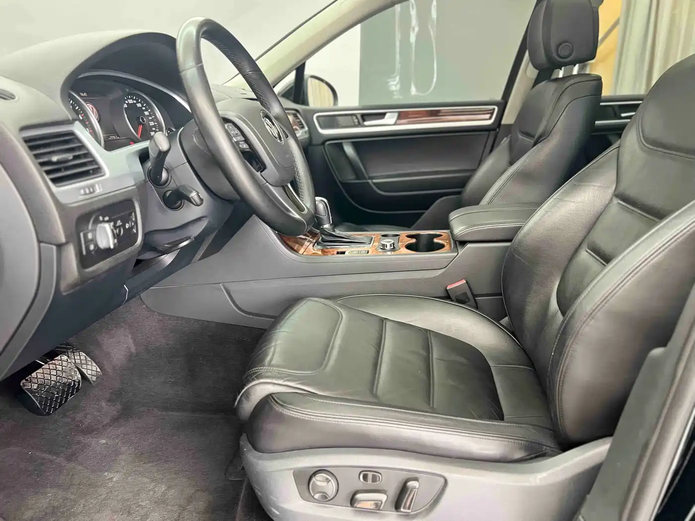 Volkswagen Touareg 2011 3.0TSI Comfort фото 11