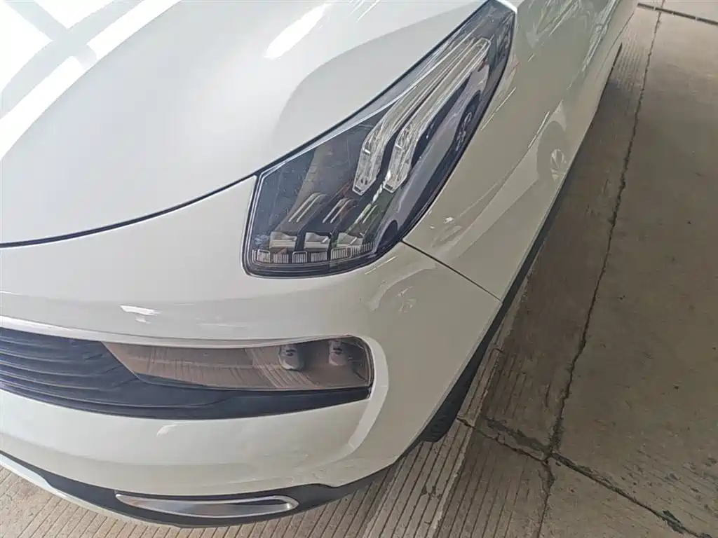 Lynk & Co 01 2017 2.0T 2WD фото 24