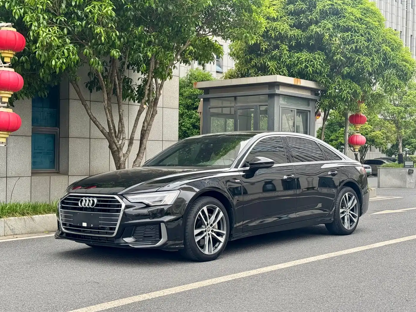 Audi A6L 2021 40 TFSI Luxury Sport фото 2
